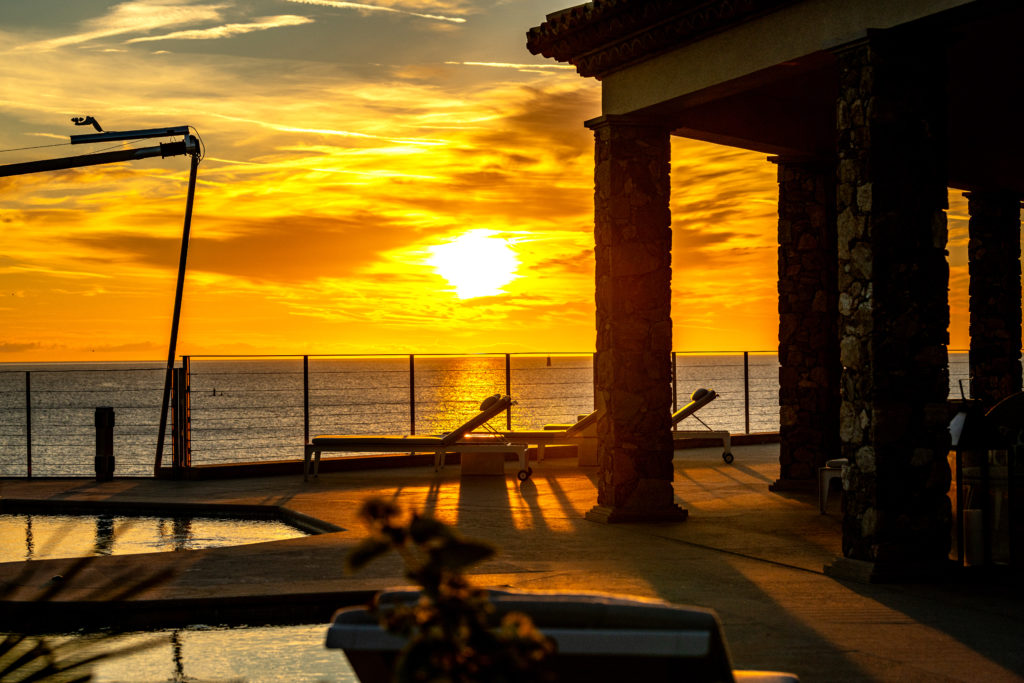 Water's Edge sunrise (1)